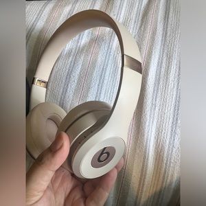 Beats by Dre Over-Ear Headphones - Cream
